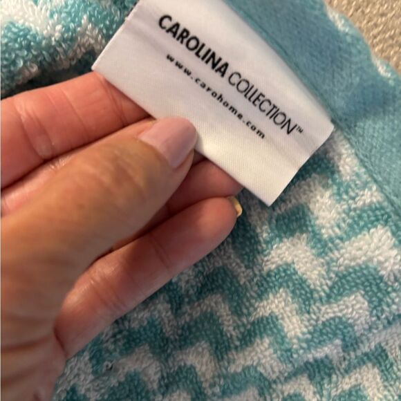 Carolina Collection Chevron Patterned Towels in Teal and White - Picture 5 of 6